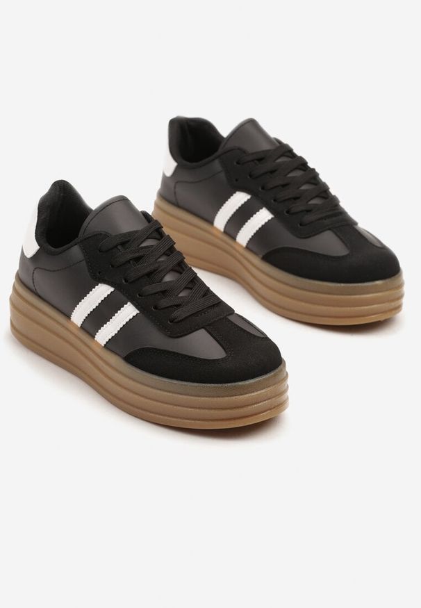 Renee - Czarne Sneakersy w Stylu Tenisówki z Paskami Hirnelia. Okazja: na co dzień. Zapięcie: pasek. Kolor: czarny. Materiał: jeans
