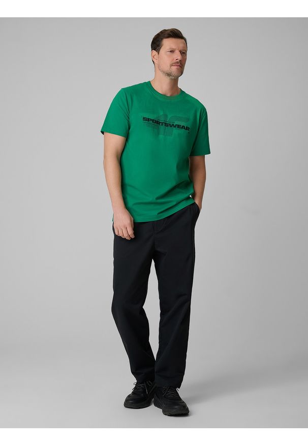 4f - 4F T-shirt regular z nadrukiem męski - zielony M. Okazja: na co dzień. Kolor: zielony. Materiał: bawełna, materiał. Wzór: nadruk. Styl: casual