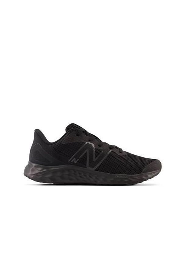 Buty do chodzenia dla dzieci New Balance Fresh Foam. Zapięcie: sznurówki. Kolor: czarny. Materiał: guma, materiał, tkanina, syntetyk. Szerokość cholewki: normalna. Sport: turystyka piesza