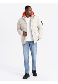 Ombre Clothing - Sportowa ciepła kurtka męska z podwójnym kapturem – jasny beżowy V1 - Rozmiar: XL. Kolor: szary. Materiał: syntetyk, tkanina, poliester, materiał. Długość: długie. Wzór: aplikacja, nadruk, napisy. Styl: sportowy #2