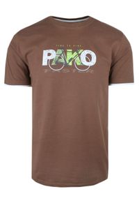 T-Shirt Męski - Brązowy z Motywem Roweru - Pako Jeans. Okazja: na co dzień. Kolor: brązowy, wielokolorowy, beżowy. Materiał: bawełna. Wzór: nadruk. Styl: casual #1