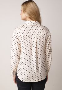 Born2be - Beżowa Wiskozowa Koszula w Kropki z Ozdobnym Węzłem Corilis. Okazja: na co dzień. Typ kołnierza: kołnierzyk klasyczny. Kolor: beżowy. Materiał: wiskoza. Długość: długie. Wzór: kropki. Styl: casual, klasyczny #4