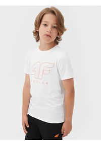 4f - Koszulka sportowa szybkoschnąca chłopięca. Kolor: biały. Materiał: włókno, skóra. Wzór: napisy