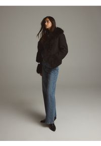 Reserved - Kurtka ze sztucznym futerkiem - czarny. Kolor: czarny. Materiał: futro #1