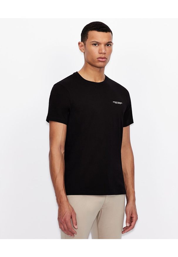 Armani Exchange - ARMANI EXCHANGE - Czarny T-shirt z logo. Okazja: na co dzień. Kolor: czarny. Materiał: jeans. Wzór: nadruk. Styl: klasyczny, casual