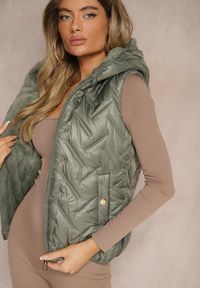 Renee - Ciemnozielona Kamizelka Pikowana Wykończona Sztucznym Futerkiem Timaveah. Okazja: na co dzień. Kolor: zielony. Materiał: futro. Styl: sportowy, casual #5