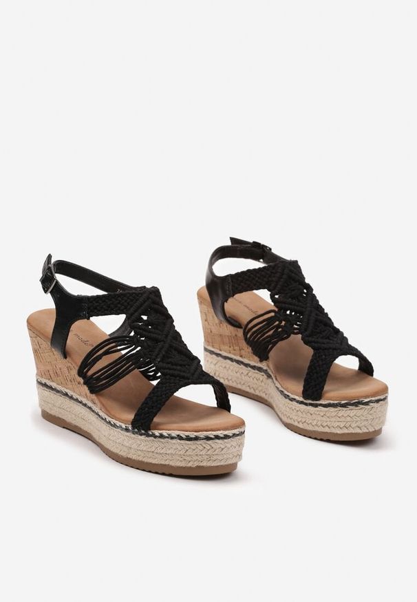 Born2be - Czarne Sandały na Wysokim Koturnie w Stylu Boho Espadryli Marosa. Okazja: na co dzień. Nosek buta: otwarty. Zapięcie: sprzączka. Kolor: czarny. Materiał: materiał. Sezon: lato. Obcas: na koturnie. Styl: boho. Wysokość obcasa: średni