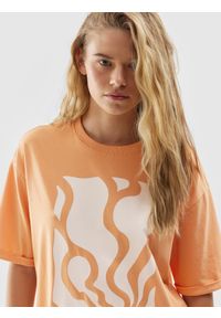 4f - T-shirt z bawełny organicznej damski. Kolor: pomarańczowy. Materiał: bawełna. Wzór: nadruk