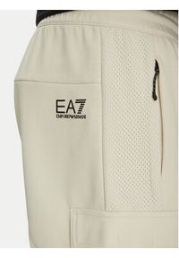 EA7 Emporio Armani Szorty sportowe 7M000326 AF12660 U1112 Écru Regular Fit. Materiał: bawełna. Styl: sportowy #5