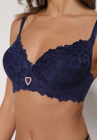 Renee - Granatowy Koronkowy Biustonosz Ozdobiony Cyrkoniowym Sercem Bothilei. Kolor: niebieski. Materiał: koronka. Wzór: aplikacja #6