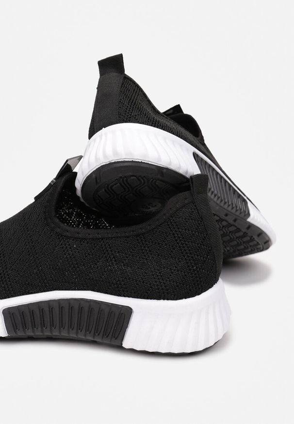 Renee - Czarne Buty Sportowe Daemnessa. Zapięcie: bez zapięcia. Kolor: czarny. Materiał: dresówka, materiał, jeans. Szerokość cholewki: normalna. Wzór: jednolity