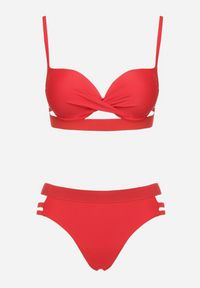 Renee - Czerwone Bikini z Ozdobnymi Wycięciami Wiązany Biustonosz i Majtki Figi Kinessa. Kolor: czerwony. Wzór: ażurowy