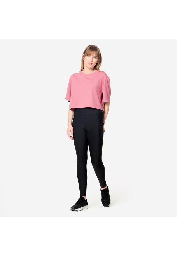 NYAMBA - Koszulka damska Domyos Gym & Pilates crop. Kolor: fioletowy. Materiał: bawełna, włókno, materiał, lyocell. Sport: joga i pilates