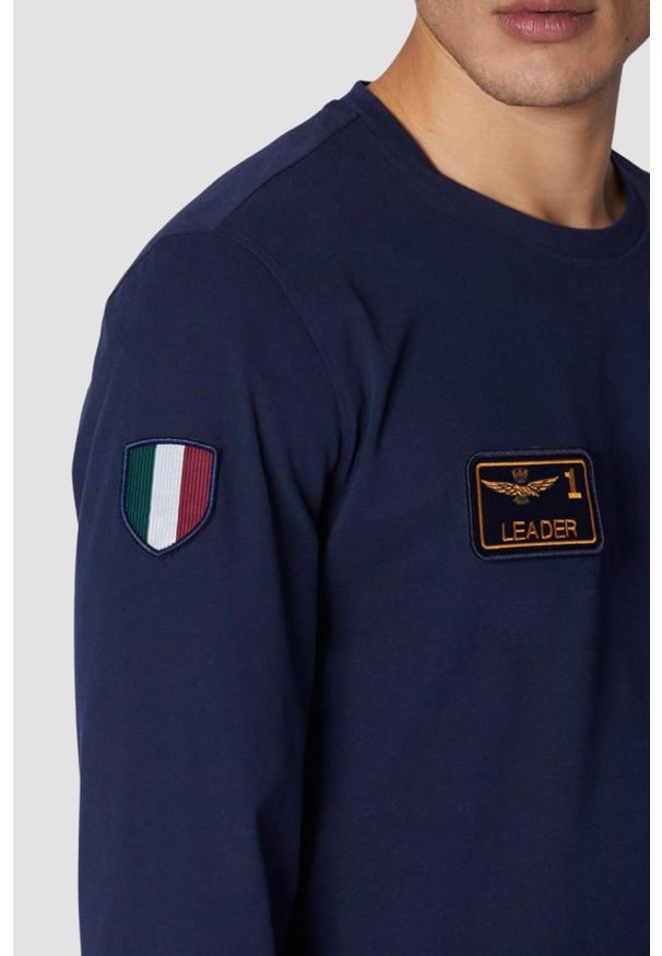 Aeronautica Militare - AERONAUTICA MILITARE Granatowy męski longsleeve With Patches. Kolor: niebieski. Długość rękawa: długi rękaw