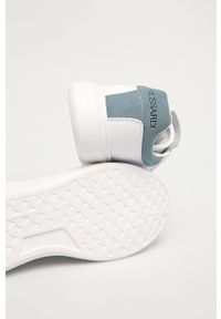Trussardi Jeans Buty kolor biały na platformie. Nosek buta: okrągły. Zapięcie: sznurówki. Kolor: biały. Materiał: guma. Obcas: na platformie #2
