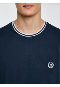 Big-Star - Koszulka męska z kontrastowym wykoŅczeniem grantowa Polias 403. Okazja: na co dzień. Kolor: niebieski. Materiał: bawełna, jeans. Wzór: haft, ze splotem. Styl: sportowy, klasyczny, casual, elegancki #2