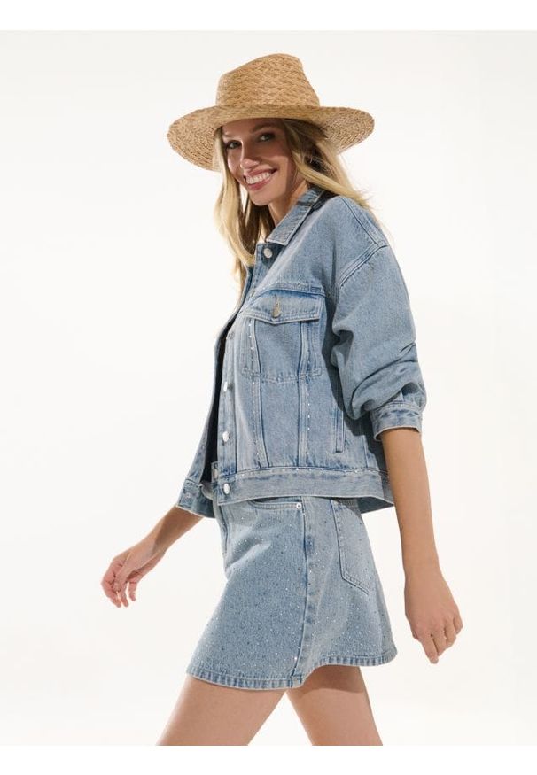 Sinsay - Jeansowa spódnica mini z dżetami - niebieski. Kolor: niebieski. Materiał: jeans