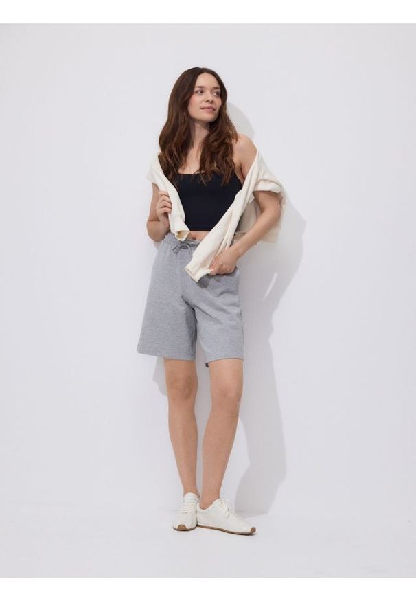 Reserved - Bawełniane szorty - jasnoszary. Kolor: szary. Materiał: bawełna