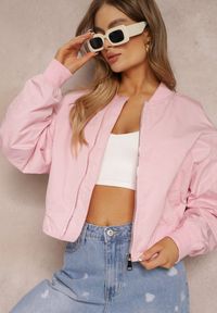Renee - Różowa Kurtka Bomberka z Zasuwanymi Kieszeniami na Rękawach Jaylianna. Kolor: różowy #1