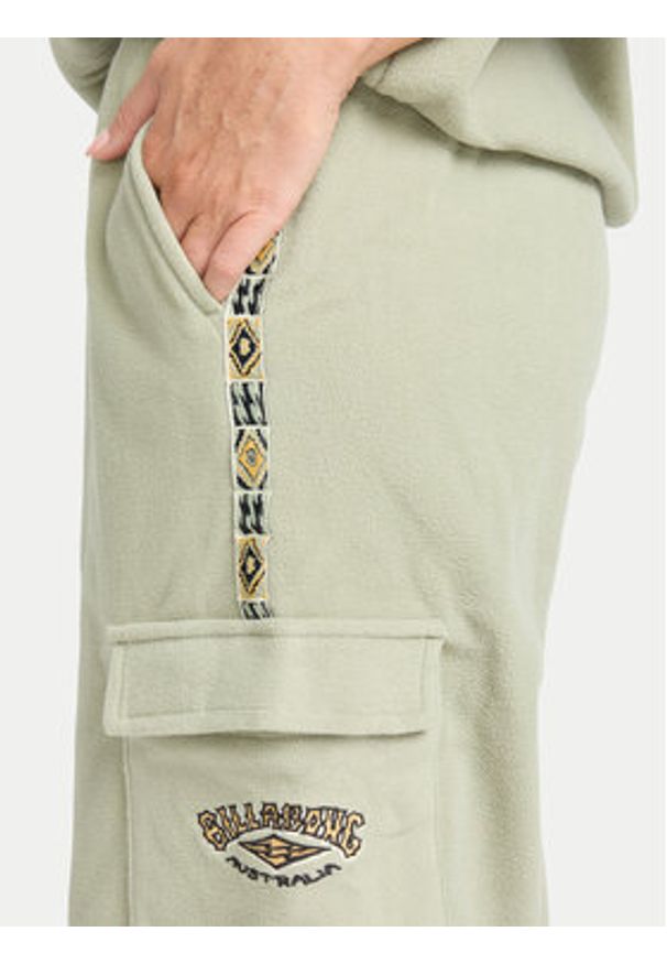 Billabong Spodnie dresowe Winter Camp EBJFB03001 Zielony Loose Fit. Kolor: zielony. Materiał: syntetyk