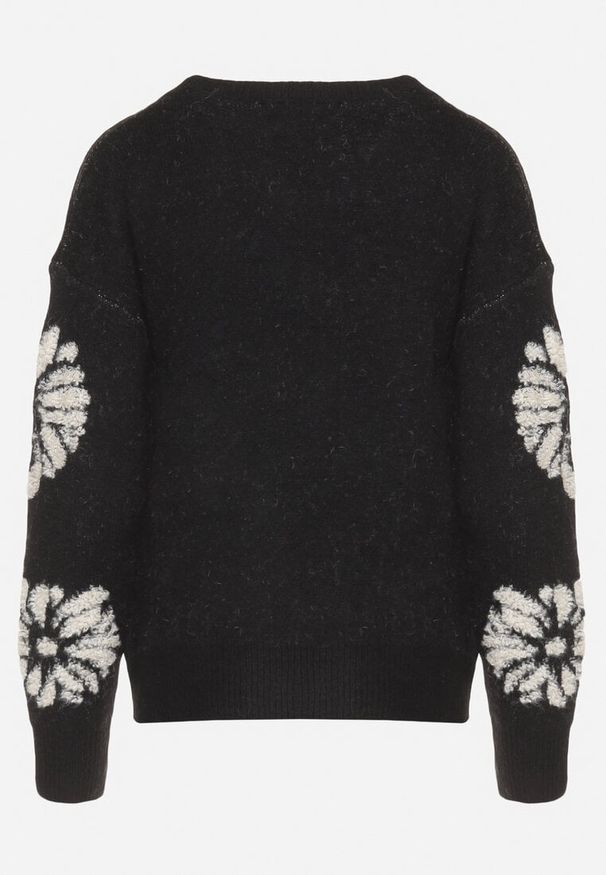 Born2be - Czarny Sweter z Wełną o Prostym Kroju w Kwiatowy Wzór Tinthera. Okazja: na co dzień. Kolor: czarny. Materiał: wełna. Długość rękawa: długi rękaw. Długość: długie. Wzór: kwiaty. Styl: casual