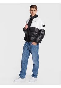 Calvin Klein Jeans Kurtka puchowa J30J322501 Czarny Regular Fit. Kolor: czarny. Materiał: syntetyk #4