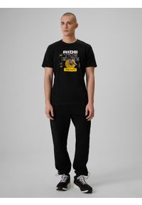 4f - 4F T-shirt relaxed z nadrukiem męski - czarny M. Okazja: na co dzień. Kolor: czarny. Materiał: dzianina, materiał, bawełna. Wzór: nadruk. Styl: casual #2