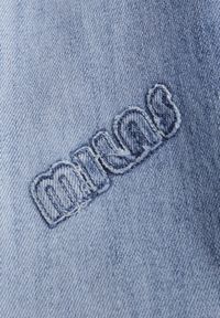 Renee - Niebieskie Szerokie Jeansy High Waist z Ozdobnymi Naszywkami Hleffia. Okazja: na co dzień. Stan: podwyższony. Kolor: niebieski. Wzór: aplikacja. Styl: casual, elegancki, klasyczny #6