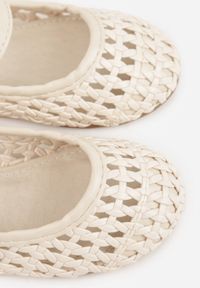Born2be - Beżowe Balerinki Ażurowe ze Sprzączką Nellena. Okazja: na co dzień. Zapięcie: sprzączka. Kolor: beżowy. Materiał: materiał, dresówka. Wzór: ażurowy. Sezon: lato. Styl: casual #3