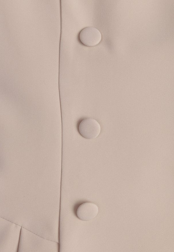 Born2be - Beżowa Sukienka o Kroju Marynarki VICES z Poduszkami w Ramionach Serlina. Okazja: na co dzień. Kolor: beżowy. Styl: elegancki, klasyczny, casual