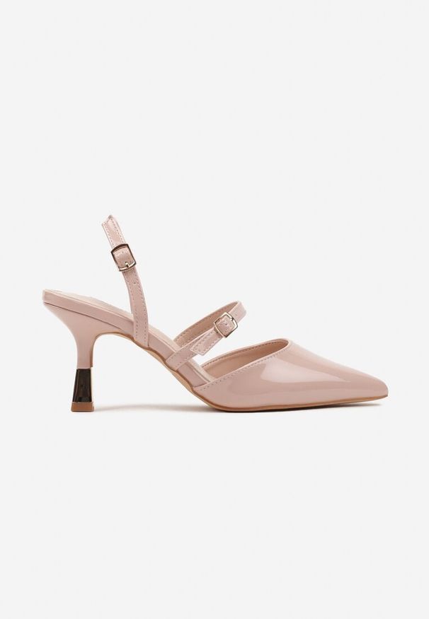 Renee - Beżowe Szpilki Slingback Ozdobione Paskami i Metaliczną Wstawką Villexia. Okazja: na spotkanie biznesowe. Zapięcie: pasek. Kolor: beżowy. Materiał: lakier. Wzór: aplikacja. Obcas: na szpilce. Styl: biznesowy, elegancki, klasyczny. Wysokość obcasa: średni