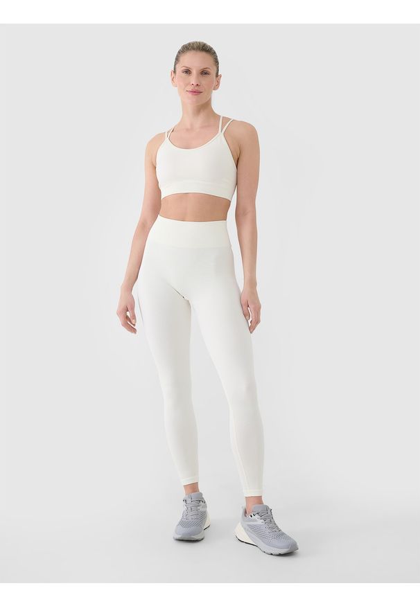 4f - 4F Legginsy treningowe bezszwowe damskie - białe M/L. Stan: podwyższony. Kolor: biały. Materiał: dzianina, elastan, włókno, syntetyk, materiał, prążkowany. Wzór: jednolity, prążki. Sport: fitness