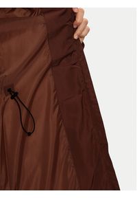 Lee Płaszcz zimowy 112355178 Brązowy Relaxed Fit. Kolor: brązowy. Materiał: syntetyk. Sezon: zima