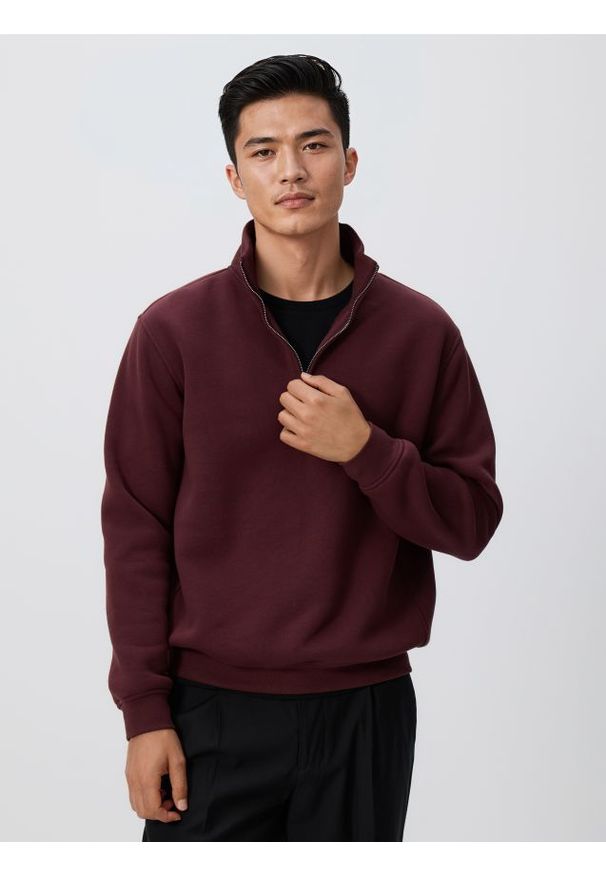 Reserved - Bluza ze stójką - bordowy. Typ kołnierza: kołnierzyk stójkowy. Kolor: czerwony. Materiał: dzianina, bawełna