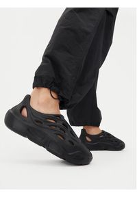 Steve Madden Półbuty Vine Slip-on SM11002858-02002-184 Czarny. Zapięcie: bez zapięcia. Kolor: czarny. Materiał: guma #3