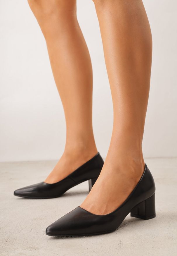 Born2be - Czarne Czółenka na Słupku VICES ze Skóry Naturalnej Alcilea. Nosek buta: otwarty. Kolor: czarny. Materiał: skóra. Obcas: na słupku. Wysokość obcasa: średni