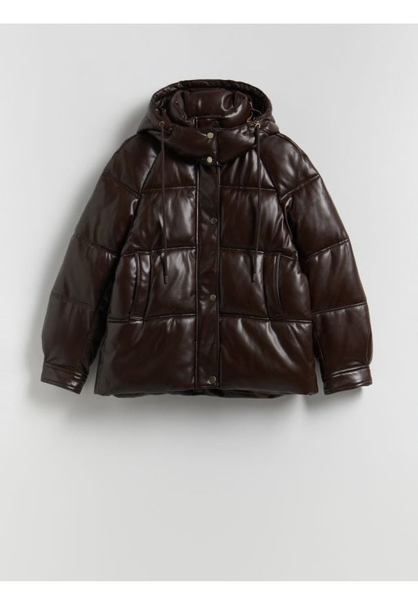 Reserved - Pikowana kurtka z kapturem - ciemnobrązowy. Typ kołnierza: kaptur. Kolor: brązowy. Materiał: tkanina