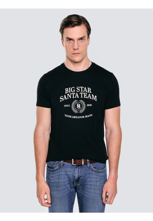 Big-Star - Koszulka męska z nadrukiem czarna Marr 906. Okazja: na co dzień. Kolor: czarny. Materiał: dzianina, bawełna, jeans. Wzór: nadruk. Styl: wizytowy, casual, klasyczny