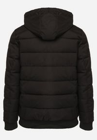 Born2be - Czarna Pikowana Kurtka z Odpinanym Kapturem i Kieszeniami Savantria. Okazja: na co dzień. Kolor: czarny. Materiał: jeans. Długość rękawa: długi rękaw. Długość: długie. Styl: casual, elegancki #7