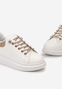 Born2be - Biało-Szampańskie Sneakersy na Grubej Podeszwie ze Zdobieniem z Cyrkonii Ethea. Kolor: biały. Wzór: aplikacja #4