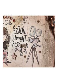 Beżowa Elegancka Torebka Damska Na Ramię Anekke Z Laleczką. Kolor: beżowy. Wzór: nadruk. Styl: elegancki. Rodzaj torebki: na ramię #5