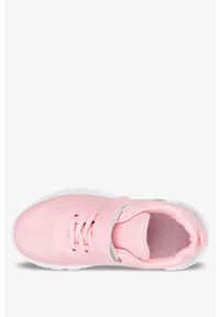Casu - Różowe buty sportowe na rzep casu 21-10-21-m. Zapięcie: rzepy. Kolor: różowy
