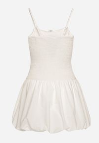 Born2be - Biała Sukienka Typu Bombka z Cyrkoniową Klamrą z Podszewką Typu Szorty Nessim. Okazja: na imprezę. Kolor: biały. Długość rękawa: na ramiączkach. Sezon: lato. Typ sukienki: bombki. Styl: elegancki #2