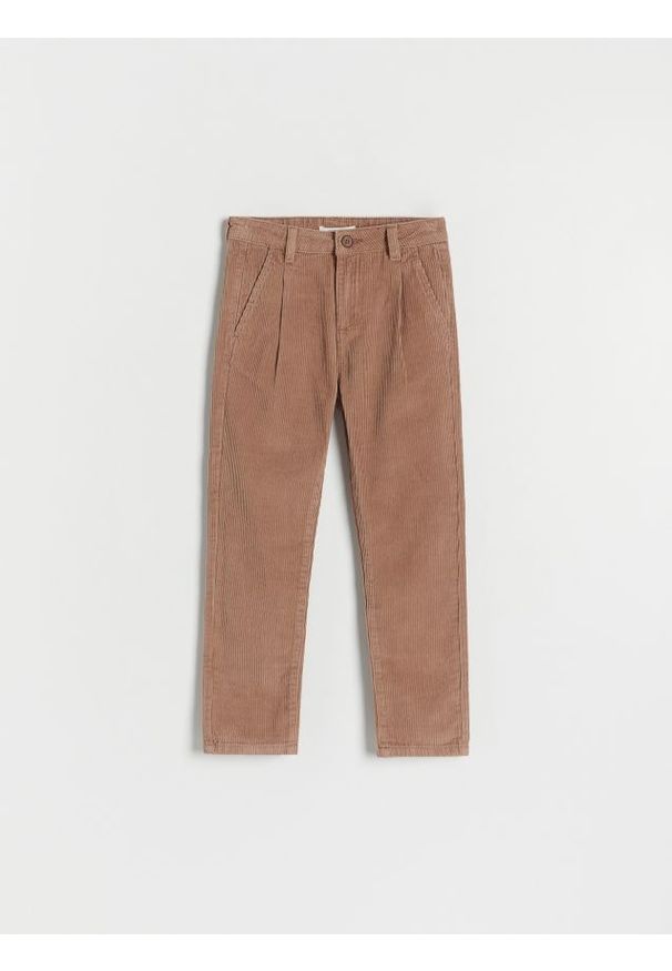 Reserved - Sztruksowe spodnie chino - brązowy. Kolor: brązowy. Materiał: sztruks