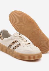 Renee - Beżowe Zamszowe Sneakersy w Stylu Kultowych Tenisówek ze Skórzaną Wkładką i Wzorem w Panterkę Tenannia. Okazja: na co dzień. Kolor: beżowy. Materiał: zamsz, skóra. Wzór: motyw zwierzęcy