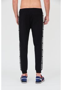 Guess - GUESS Czarne męskie spodnie dresowe, Rozmiar S. Kolor: czarny. Materiał: dresówka #5