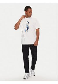 New Balance T-Shirt Basketball Style MT41577 Biały Relaxed Fit. Kolor: biały. Materiał: bawełna