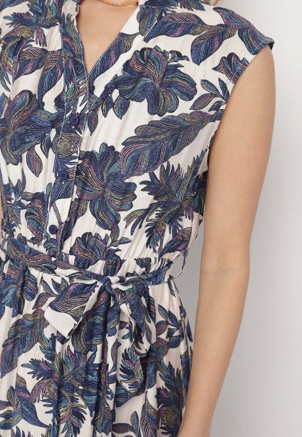 Born2be - Niebieska Rozkloszowana Sukienka Bez Rękawów z Wiskozy z Wiązanym Paskiem Reviosae. Okazja: na co dzień. Typ kołnierza: dekolt w serek. Kolor: niebieski. Materiał: wiskoza. Długość rękawa: bez rękawów. Typ sukienki: rozkloszowane. Styl: casual, klasyczny