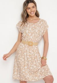 Born2be - Beżowa Sukienka z Bawełną i Kwiatowym Wzorem Lumianisse. Okazja: na co dzień. Kolor: beżowy. Materiał: bawełna. Długość rękawa: krótki rękaw. Wzór: kwiaty. Sezon: lato. Styl: casual, elegancki #2
