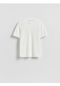 Reserved - Strukturalny t-shirt comfort fit - złamana biel. Materiał: bawełna, dzianina